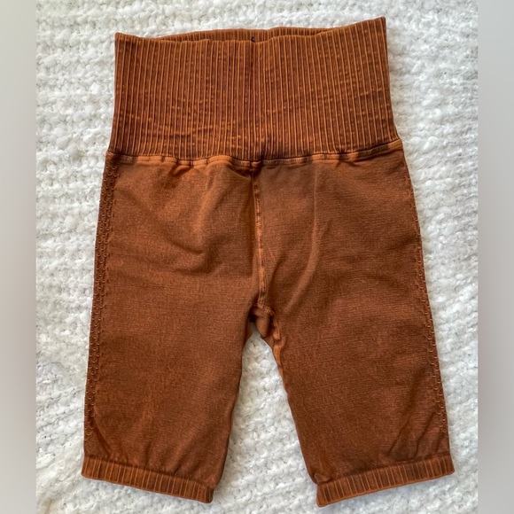 Free People Movement Good Karma Bike Shorts “Toasted Coconut” Size Small NWOT - Picture 6 of 11
